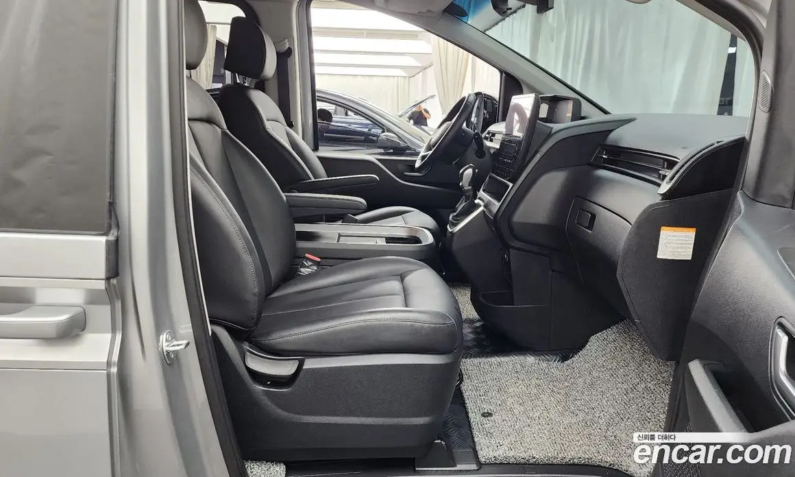Hyundai Staria 2025 1.6 автомат (гидро), фото 17