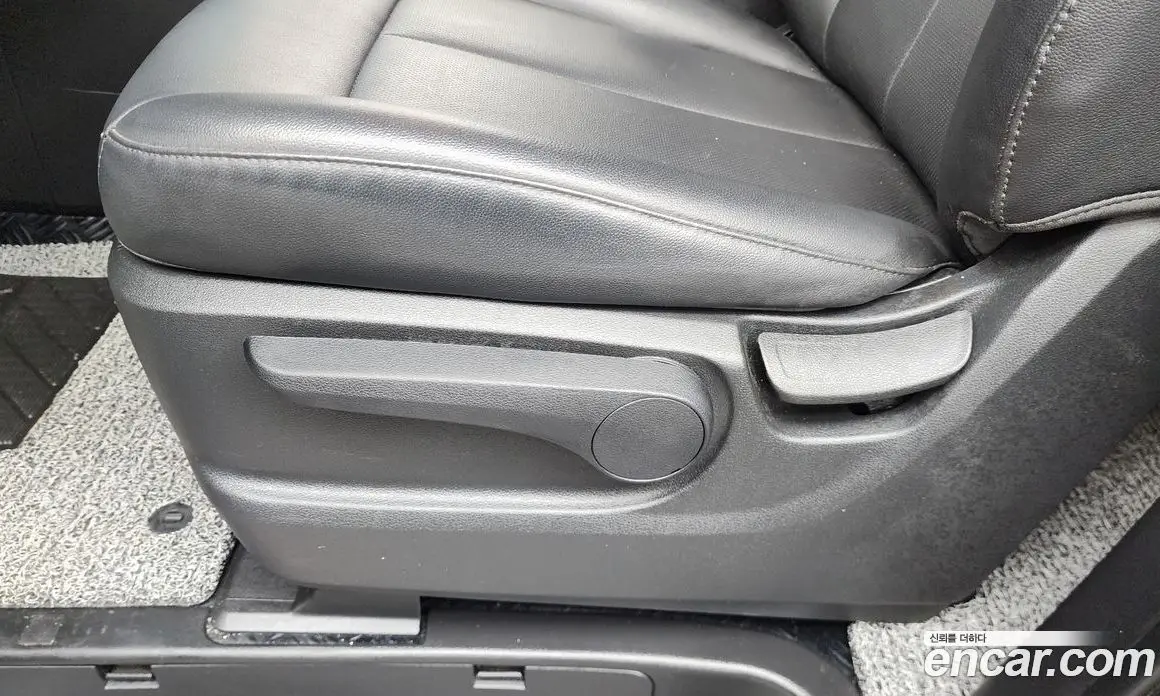 Hyundai Staria 2025 1.6 автомат (гидро), фото 31