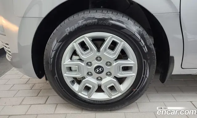 Hyundai Staria 2025 1.6 автомат (гидро), миниатюра 5