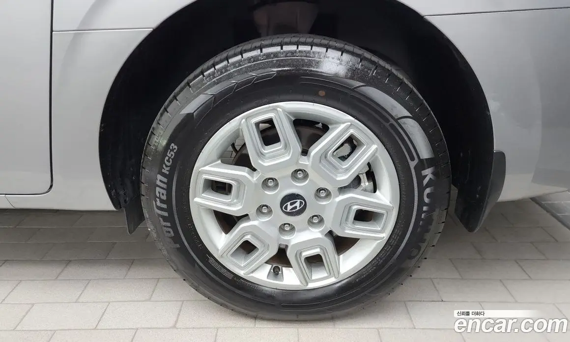 Hyundai Staria 2025 1.6 автомат (гидро), фото 7