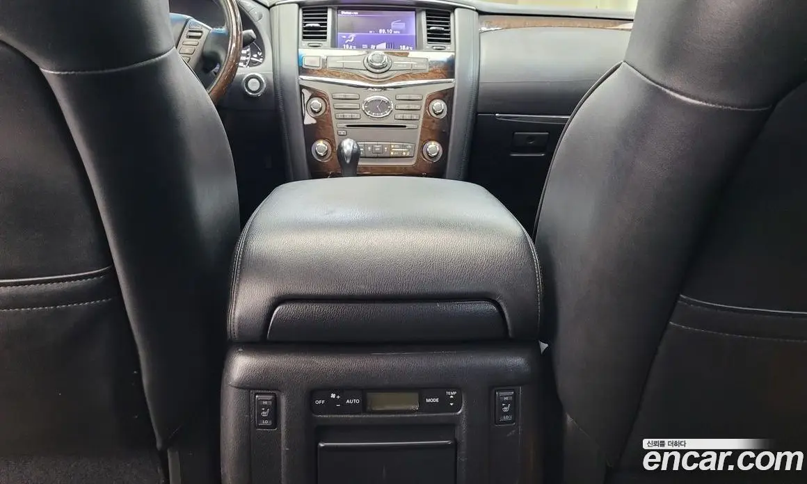 Infiniti QX 2011 5.6 автомат (гидро), фото 19 Infiniti QX 2011 5.6 автомат (гидро), фото 19