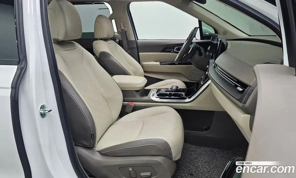 Kia Carnival 2021 2.2 автомат (гидро), фото 16