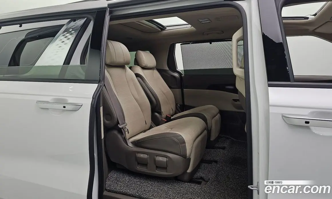 Kia Carnival 2021 2.2 автомат (гидро), фото 17