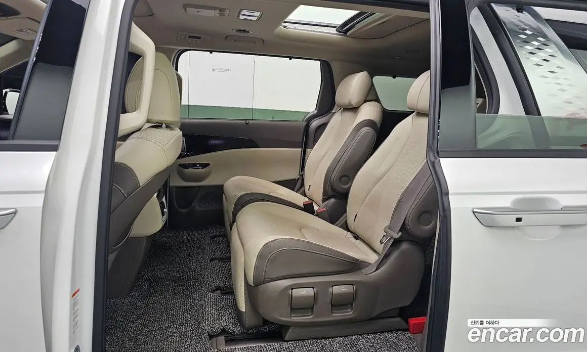 Kia Carnival 2021 2.2 автомат (гидро), фото 18