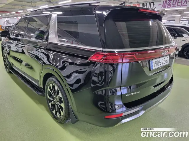 Kia Carnival 2023 2.2 автомат (гидро), миниатюра 2