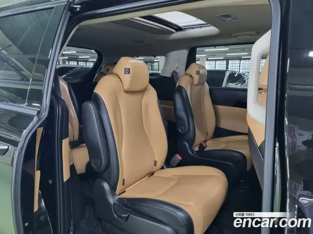 Kia Carnival 2023 2.2 автомат (гидро), миниатюра 11