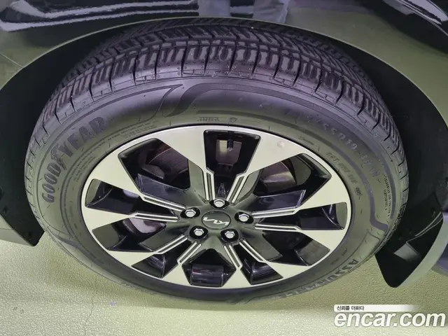 Kia Carnival 2023 2.2 автомат (гидро), миниатюра 5