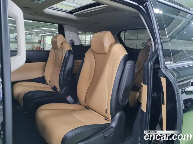 Kia Carnival 2023 2.2 автомат (гидро), миниатюра 10