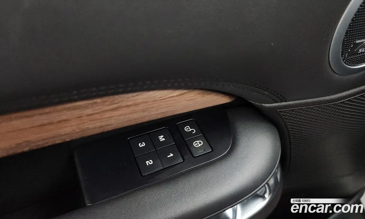 Land Rover Discovery 2018 3.0 автомат (гидро), фото 31