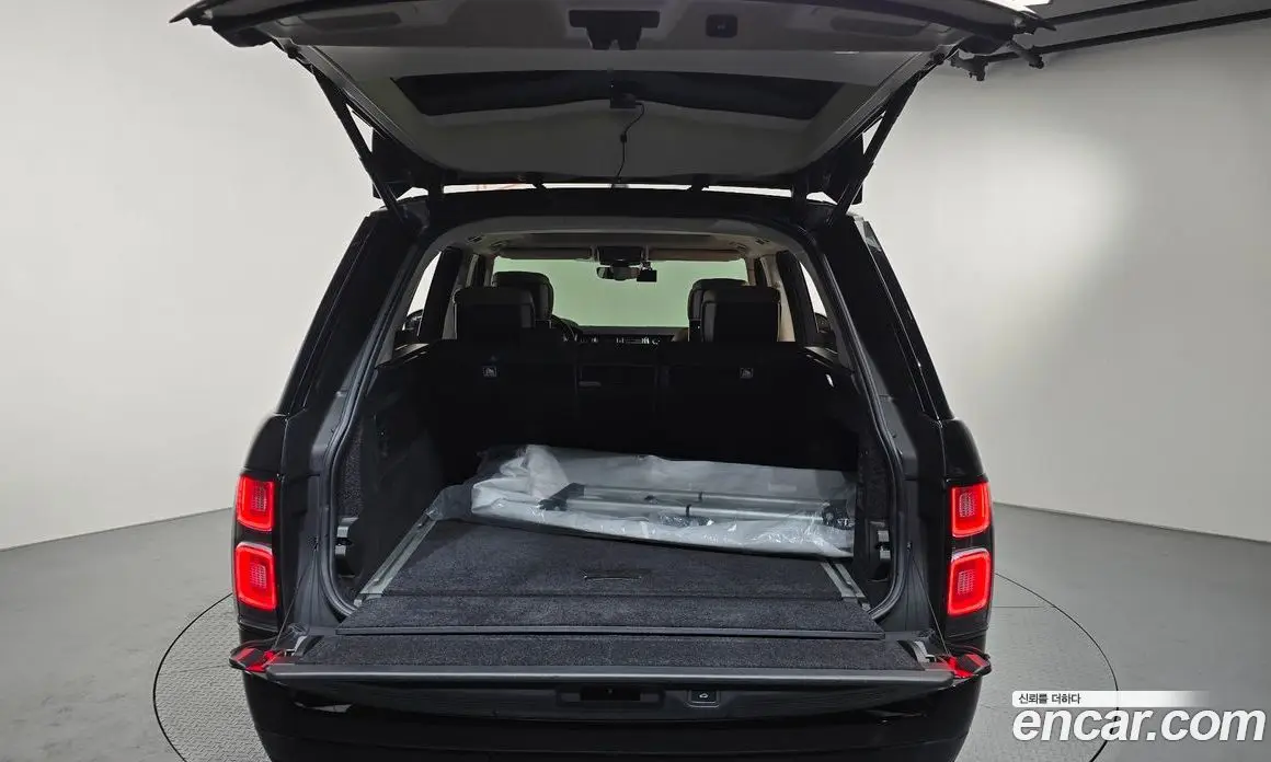 Land Rover Range Rover 2018 4.4 автомат (гидро), фото 24