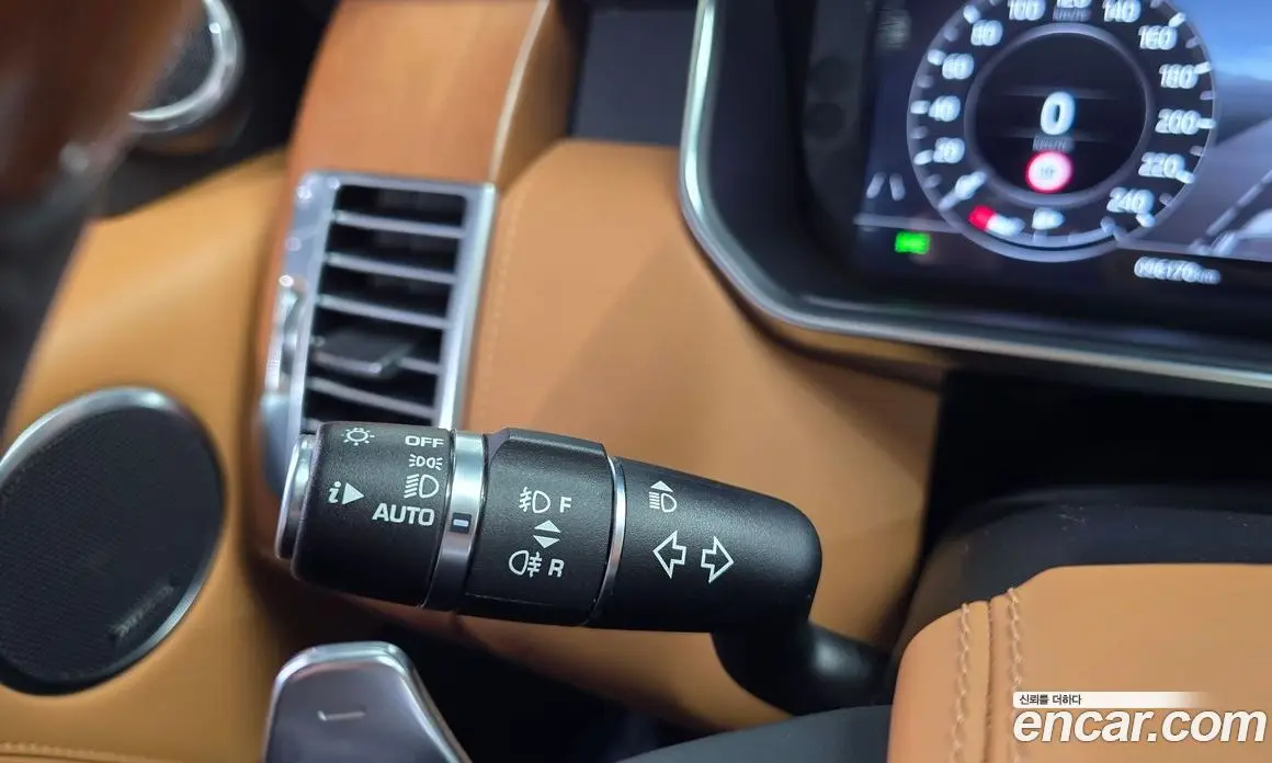 Land Rover Range Rover 2018 4.4 автомат (гидро), фото 29