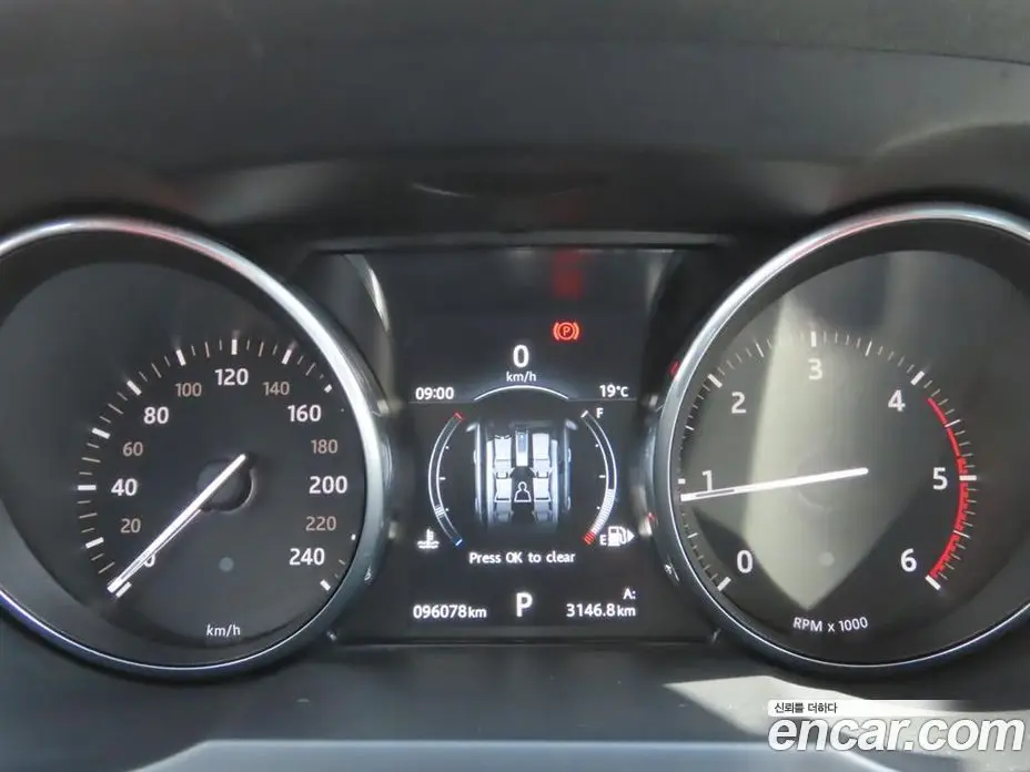 Land Rover Range Rover Evoque 2016 2.0 автомат (гидро), фото 10