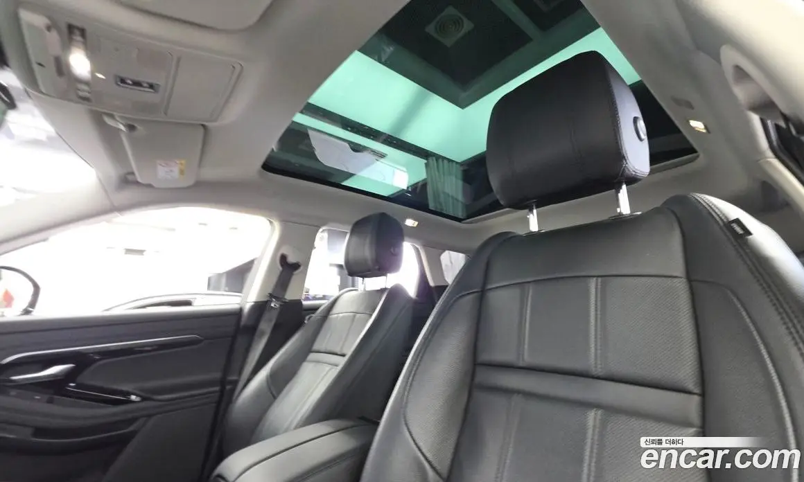 Land Rover Range Rover Evoque 2020 2.0 автомат (гидро), фото 24