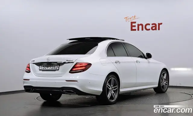 Mercedes-Benz E-Class 2019 2.0 гидро, миниатюра 2
