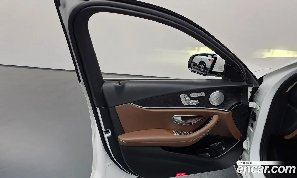 Mercedes-Benz E-Class 2019 2.0 гидро, фото 14 Mercedes-Benz E-Class 2019 2.0 гидро, фото 14