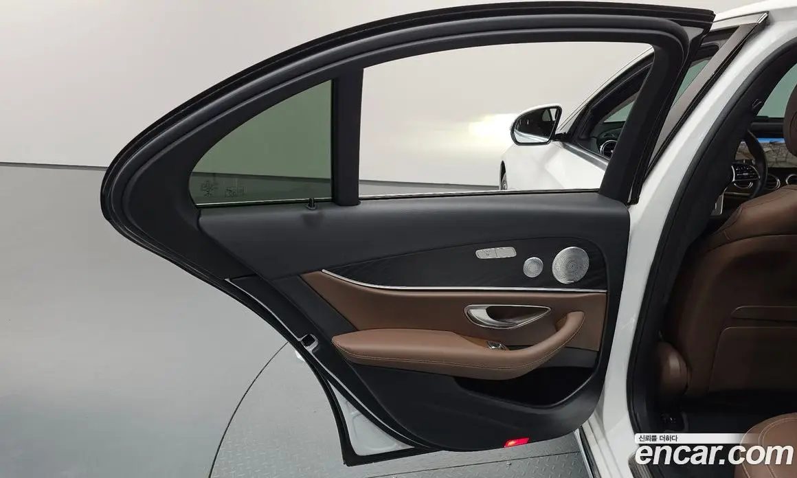 Mercedes-Benz E-Class 2019 2.0 гидро, фото 15 Mercedes-Benz E-Class 2019 2.0 гидро, фото 15