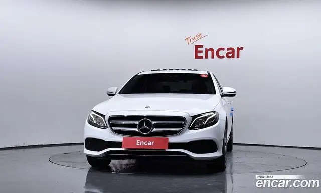 Mercedes-Benz E-Class 2019 2.0 гидро, миниатюра 3 Mercedes-Benz E-Class 2019 2.0 гидро, миниатюра 3