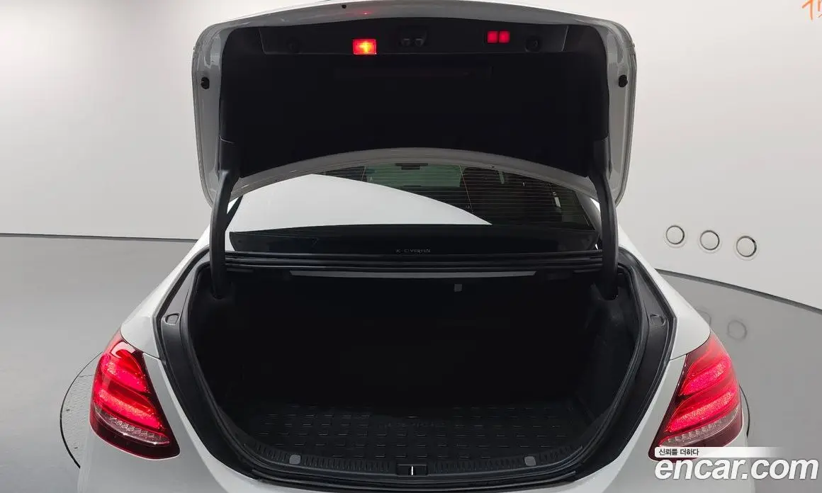 Mercedes-Benz E-Class 2019 2.0 гидро, фото 24 Mercedes-Benz E-Class 2019 2.0 гидро, фото 24
