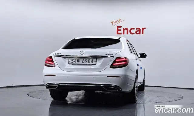 Mercedes-Benz E-Class 2019 2.0 гидро, миниатюра 4 Mercedes-Benz E-Class 2019 2.0 гидро, миниатюра 4