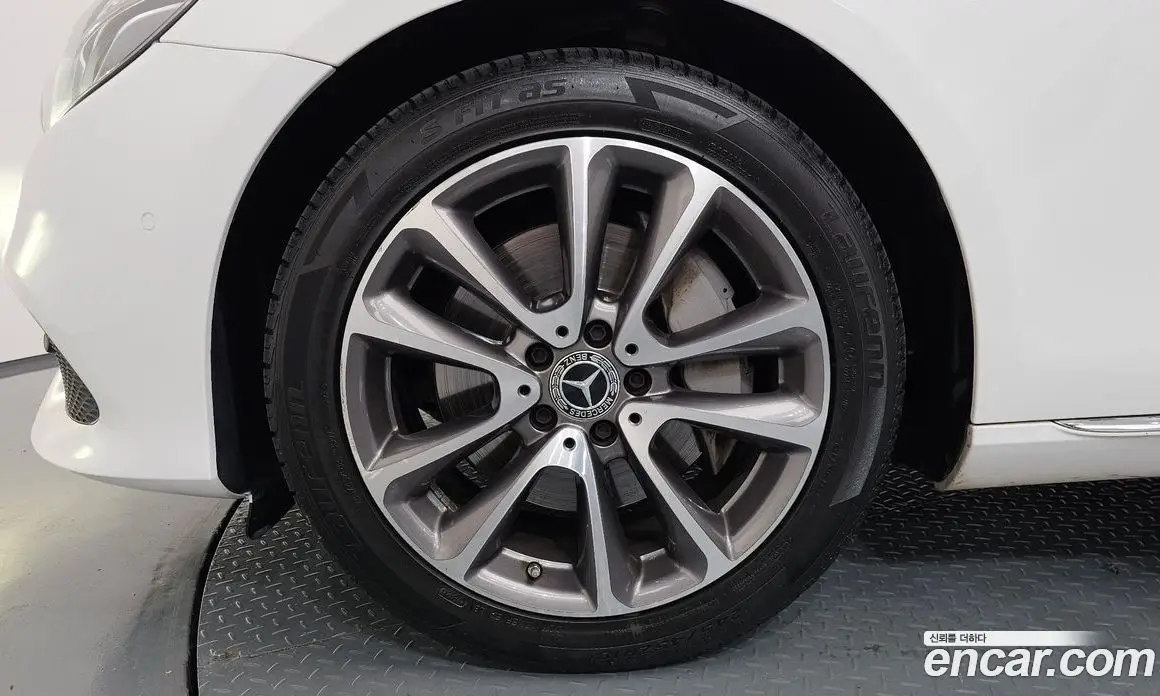 Mercedes-Benz E-Class 2019 2.0 гидро, фото 5 Mercedes-Benz E-Class 2019 2.0 гидро, фото 5