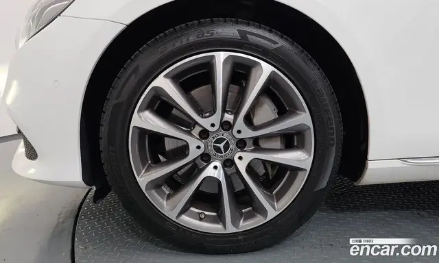 Mercedes-Benz E-Class 2019 2.0 гидро, миниатюра 5 Mercedes-Benz E-Class 2019 2.0 гидро, миниатюра 5