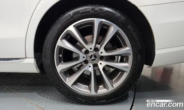 Mercedes-Benz E-Class 2019 2.0 гидро, миниатюра 7 Mercedes-Benz E-Class 2019 2.0 гидро, миниатюра 7