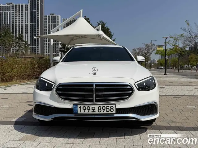 Mercedes-Benz E-Class 2021 2.0 автомат (гидро), миниатюра 3