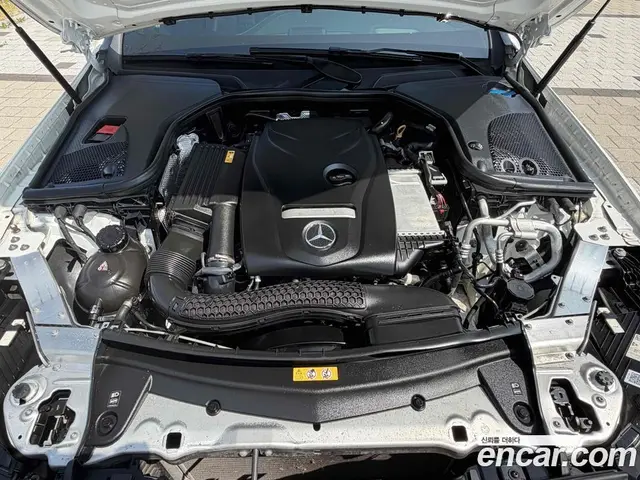 Mercedes-Benz E-Class 2021 2.0 автомат (гидро), миниатюра 6