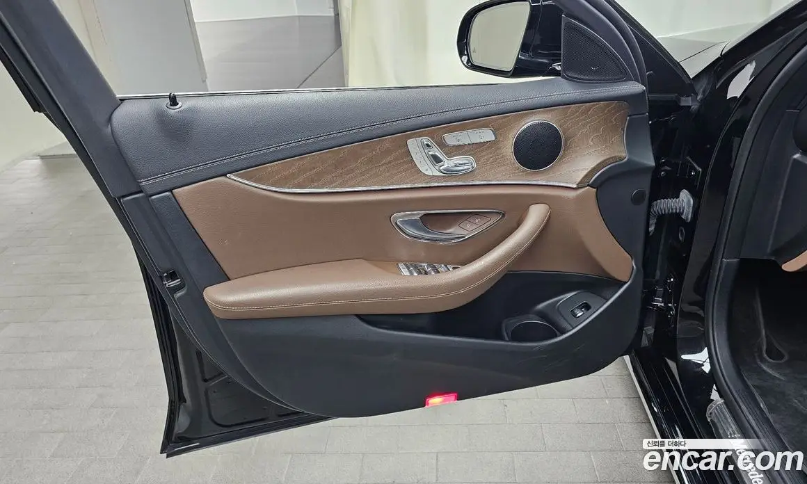 Mercedes-Benz E-Class 2021 2.0 автомат (гидро), фото 14