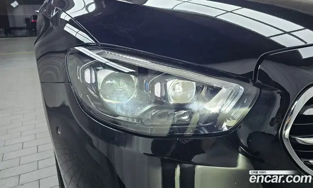 Mercedes-Benz E-Class 2021 2.0 автомат (гидро), миниатюра 8