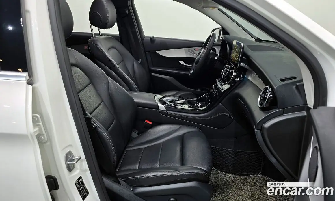 Mercedes-Benz GLC-Class 2018 2.1 гидро, фото 12 Mercedes-Benz GLC-Class 2018 2.1 гидро, фото 12