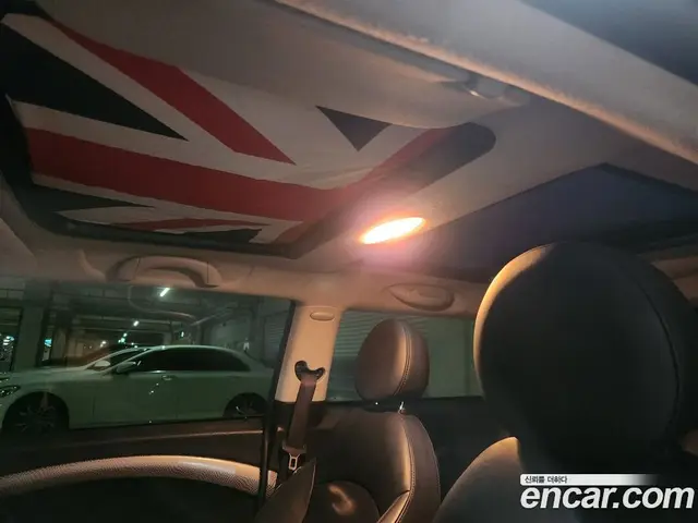 Mini Cooper 2010 1.6 автомат (гидро), миниатюра 11