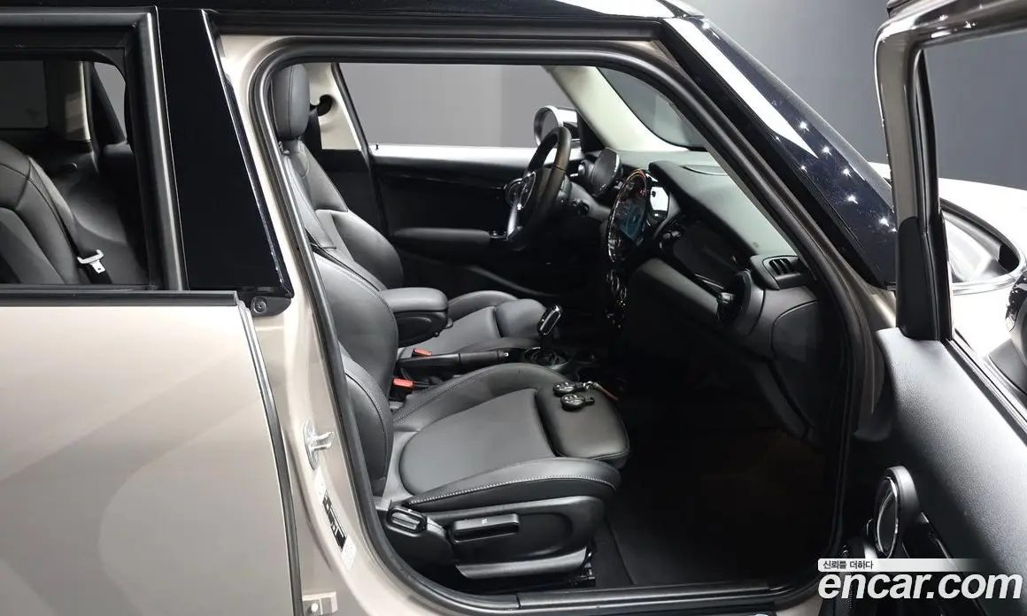 Mini Cooper 2021 1.5 автомат (гидро), фото 16