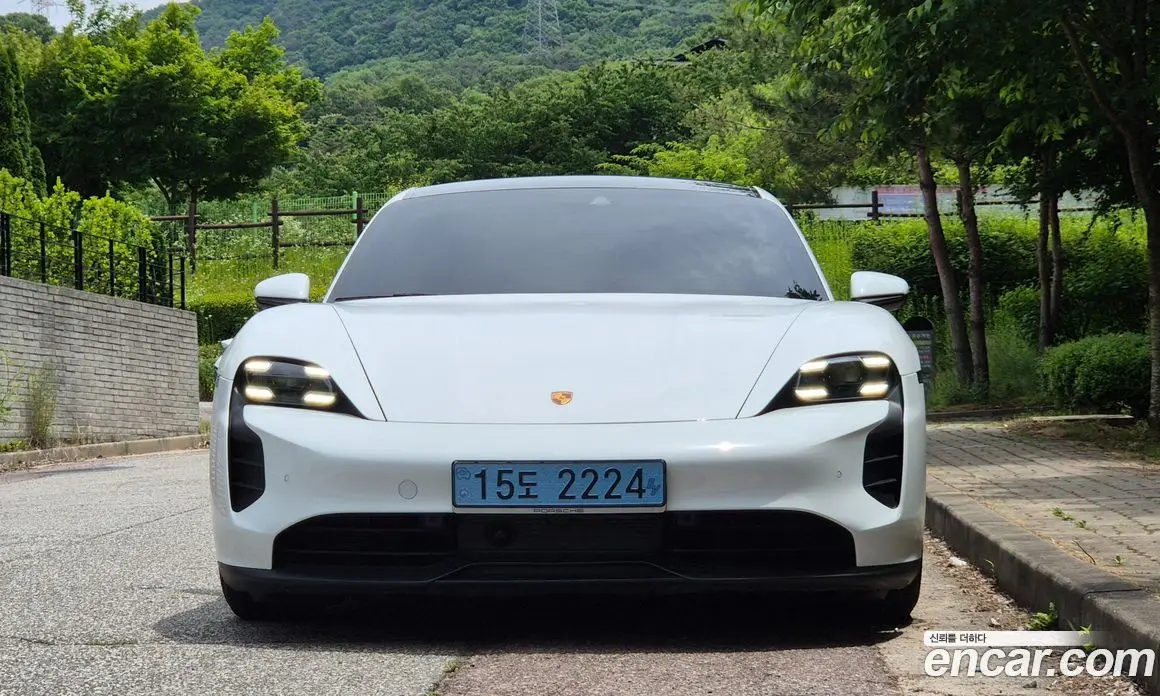 Porsche Taycan 2021 0.1 автомат (гидро), фото 3