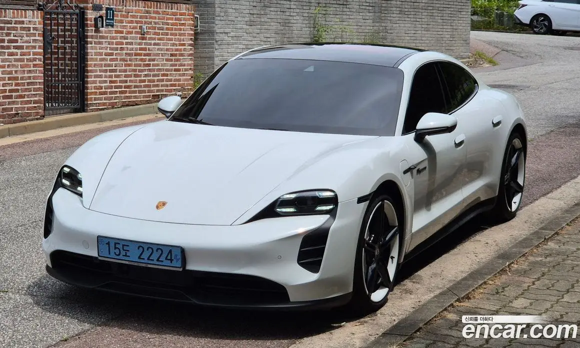 Porsche Taycan 2021 0.1 автомат (гидро), фото 6
