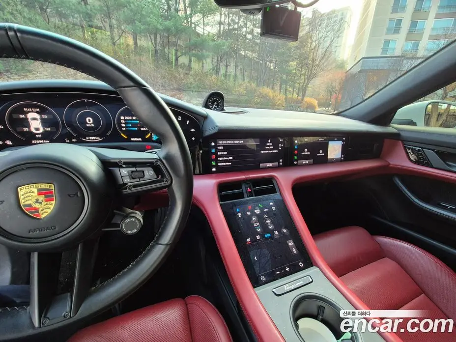 Porsche Taycan 2021 0.1 автомат (гидро), фото 7