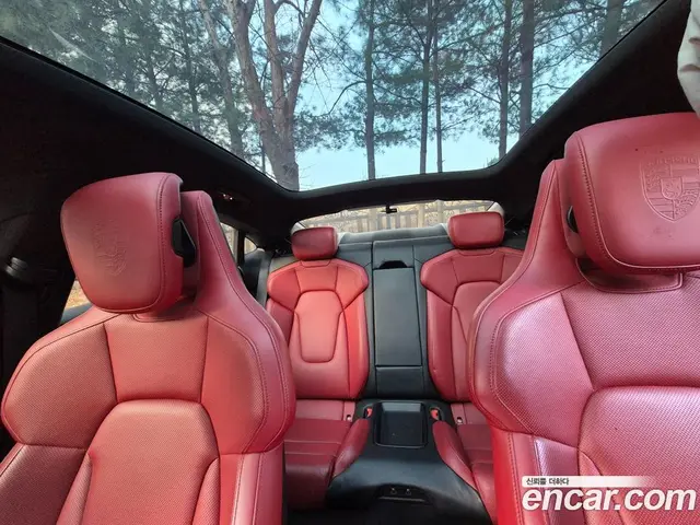 Porsche Taycan 2021 0.1 автомат (гидро), миниатюра 10
