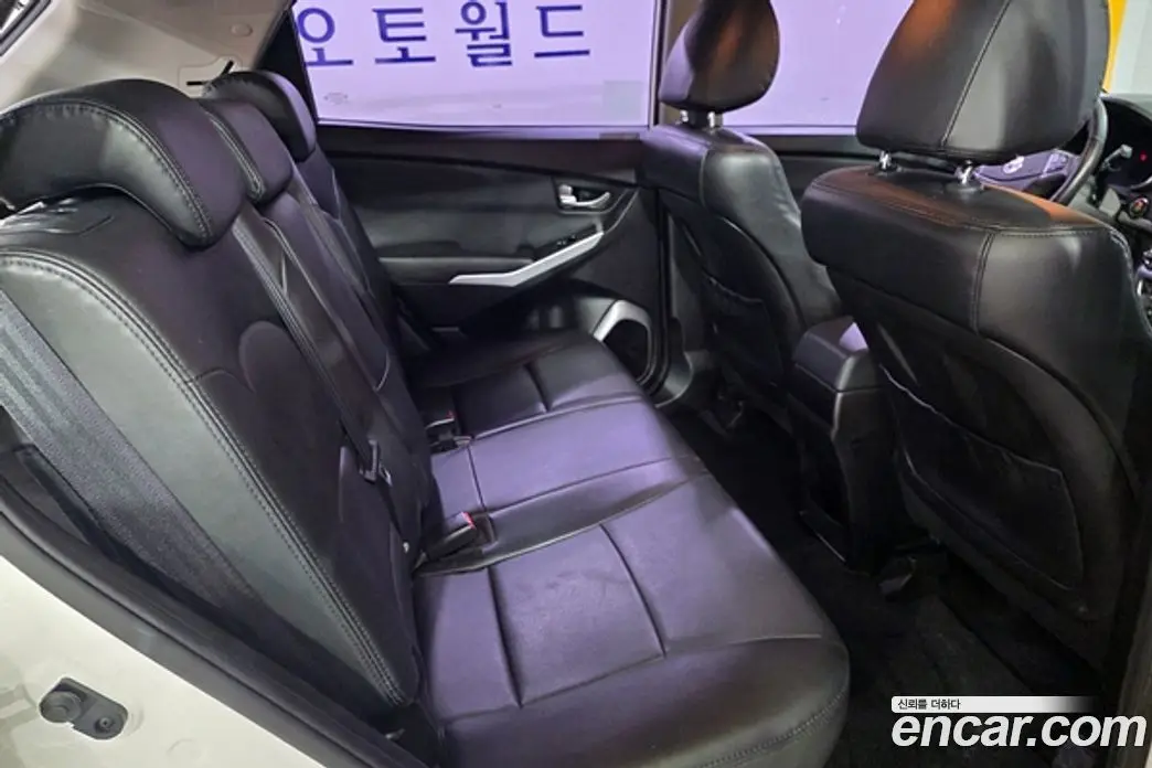 SsangYong Korando 2014 2.0 автомат (гидро), фото 18