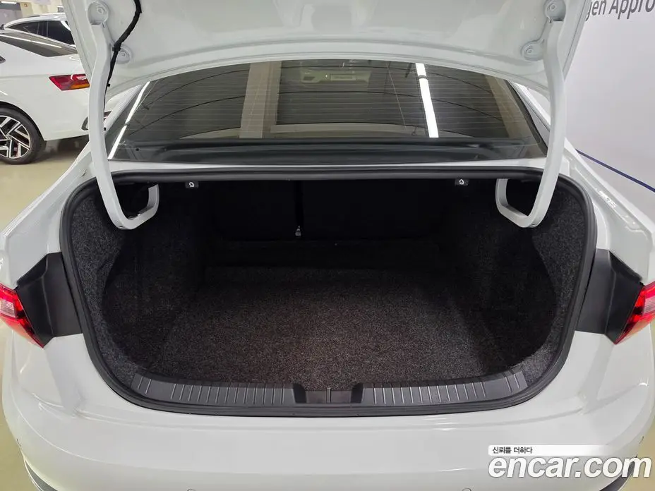 Volkswagen Jetta 2022 1.5 автомат (гидро), фото 16