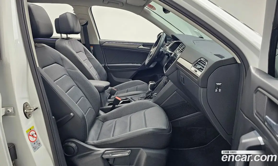 Volkswagen Tiguan 2022 2.0 автомат (гидро), фото 11