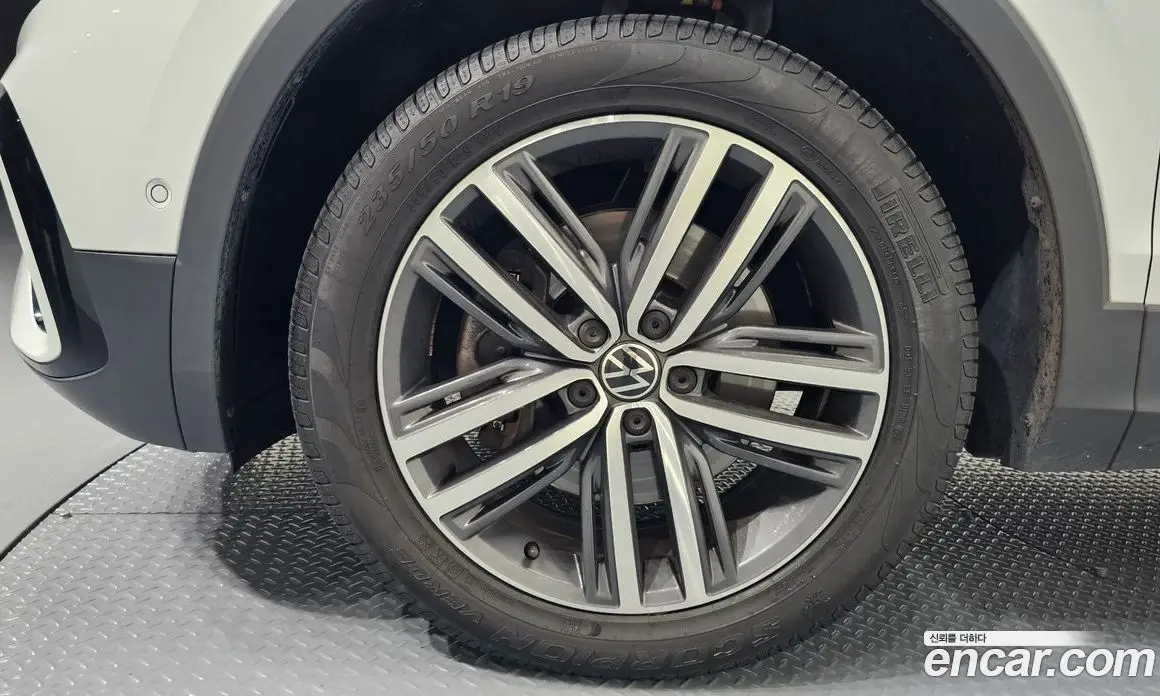 Volkswagen Tiguan 2022 2.0 автомат (гидро), фото 5
