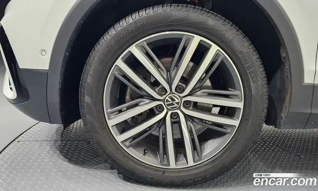Volkswagen Tiguan 2022 2.0 автомат (гидро), миниатюра 5