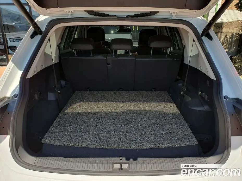 Volkswagen Tiguan 2022 2.0 автомат (гидро), фото 11