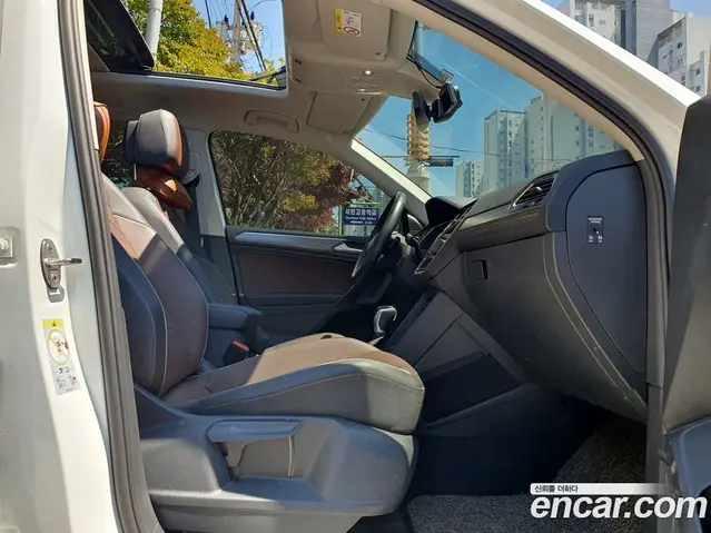 Volkswagen Tiguan 2022 2.0 автомат (гидро), миниатюра 6