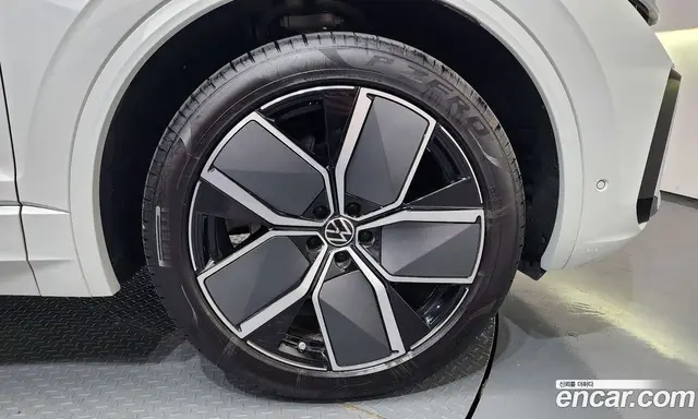 Volkswagen Touareg 2025 3.0 автомат (гидро), миниатюра 7