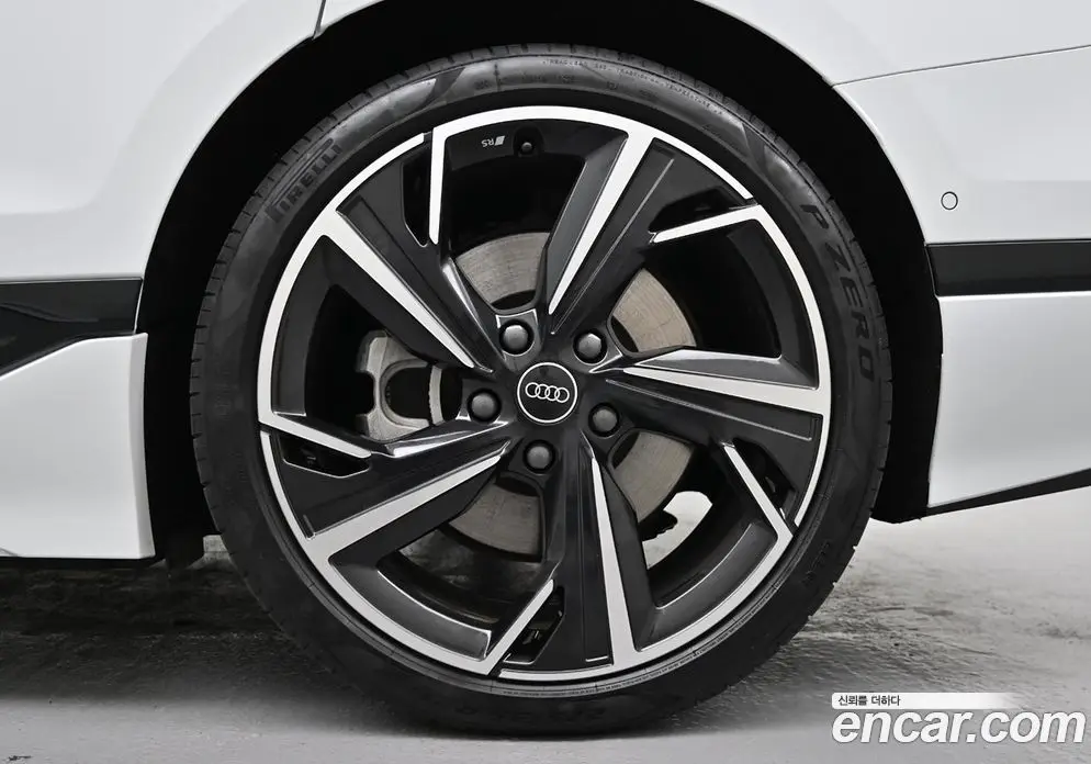 Audi A6 e-tron 2025 0.2 автомат (гидро), фото 5