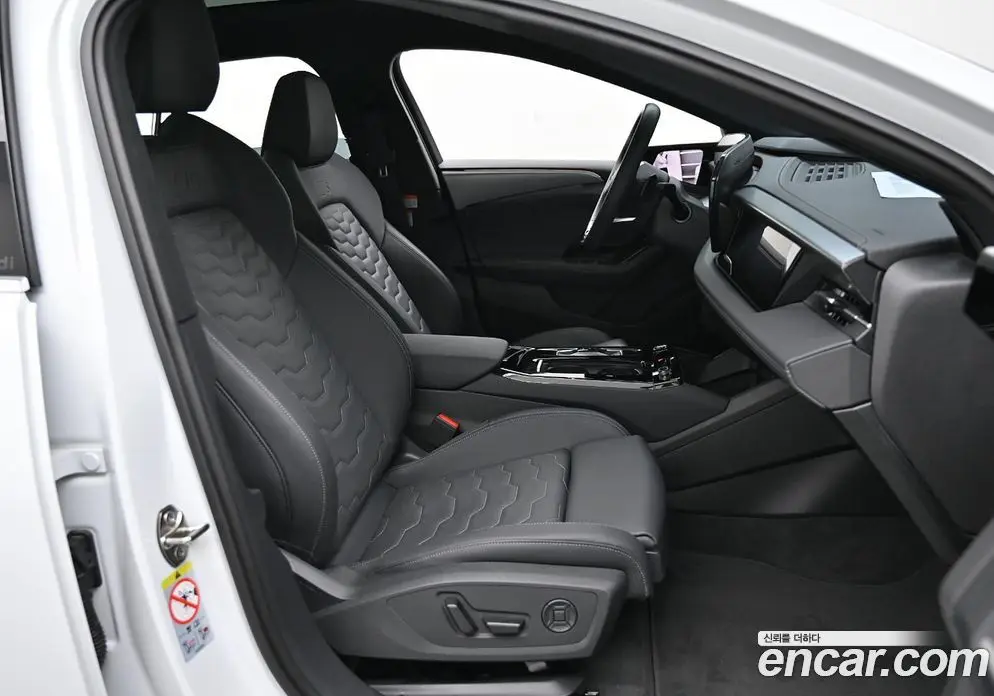 Audi A6 e-tron 2025 0.2 автомат (гидро), фото 10