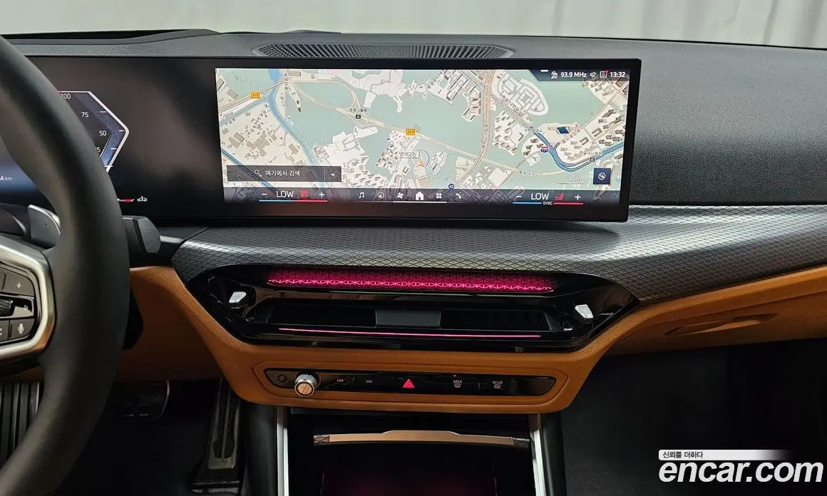 BMW 3 серия 2025 2.0 автомат (гидро), фото 12