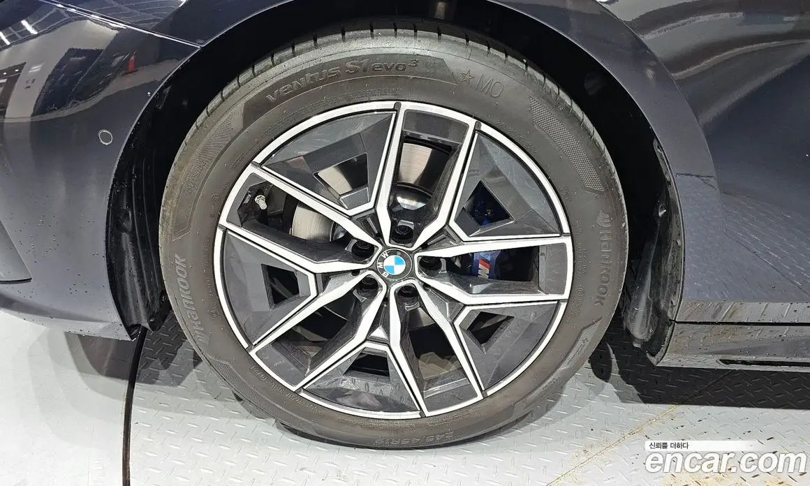 BMW 5 серия 2025 2.0 автомат (гидро), фото 5