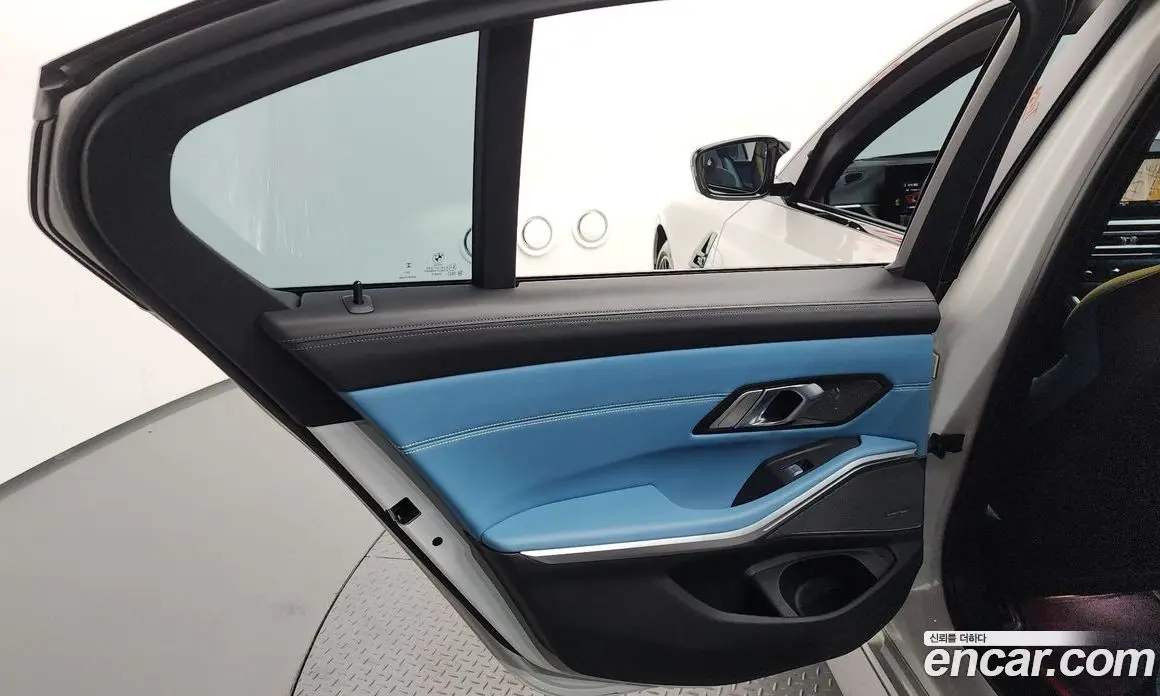BMW M3 2023 3.0 автомат (гидро), фото 15